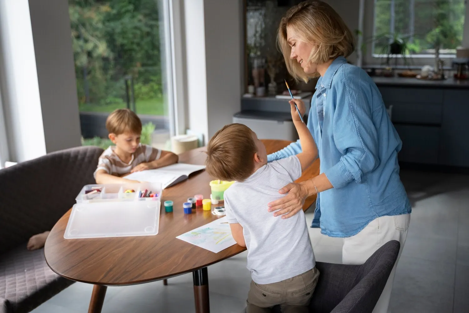 Daycare Center vs. Home-Based Daycare: Which is Better for You?