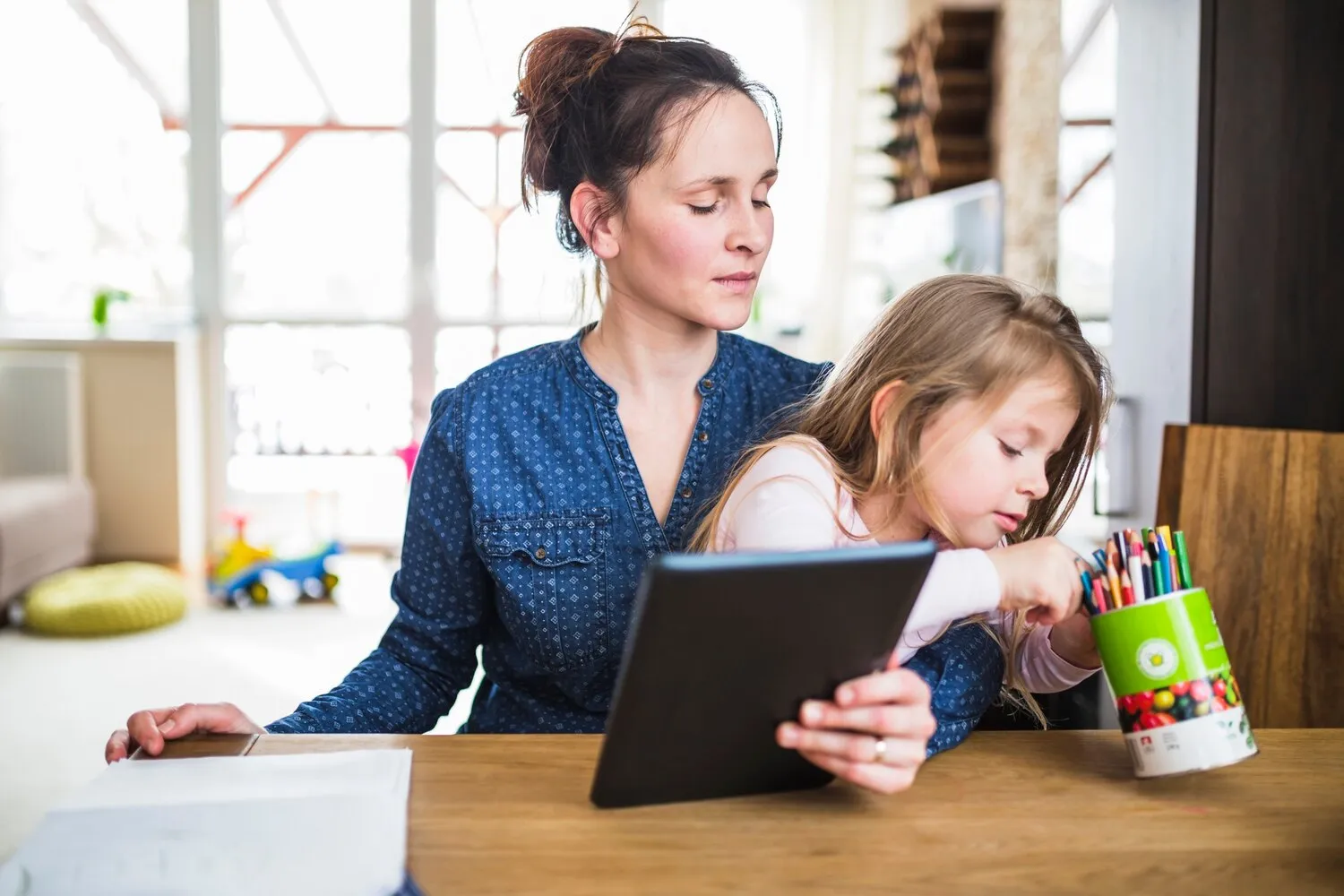 Managing Kids Screen Time: A Parent's Guide